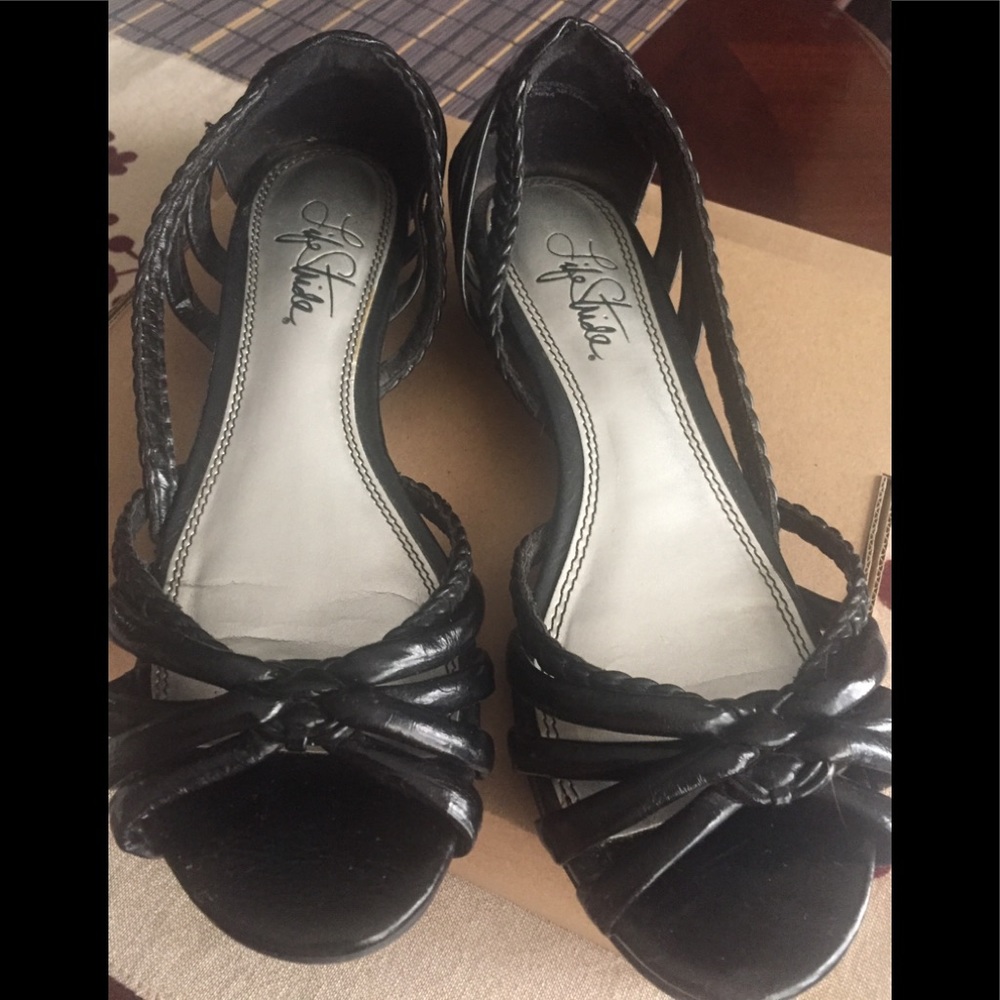 Ladies life stride shoes